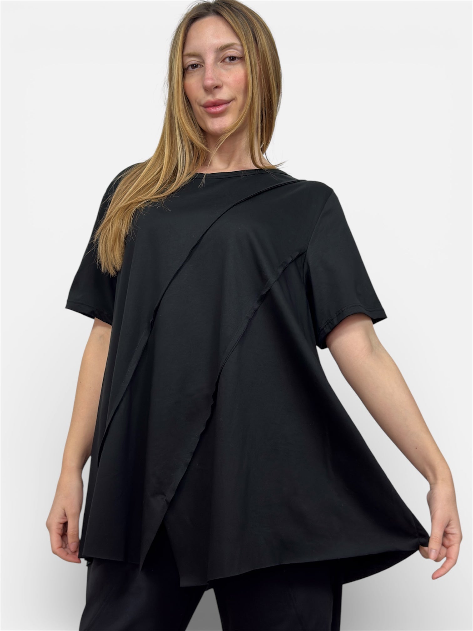 T-Shirt in Modal Black 1(8C